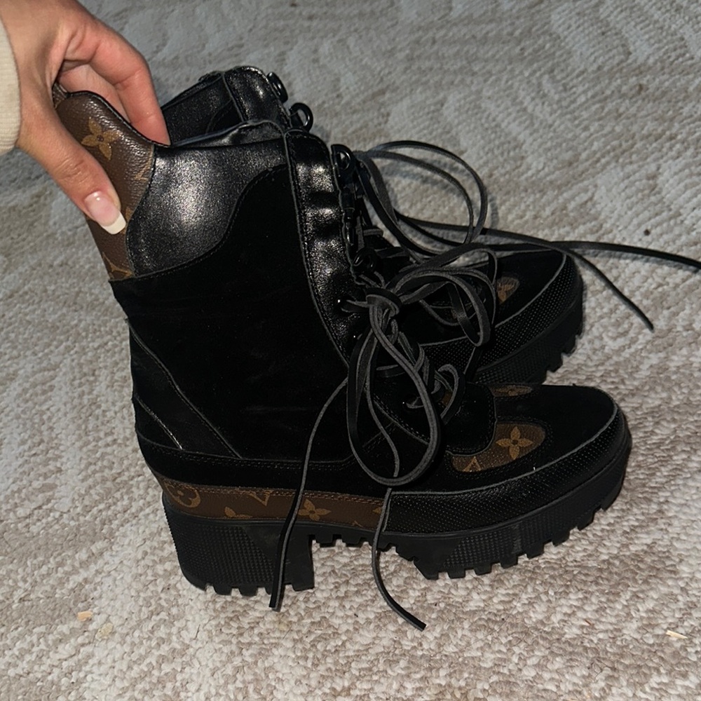 Stylish Black Platform Boots